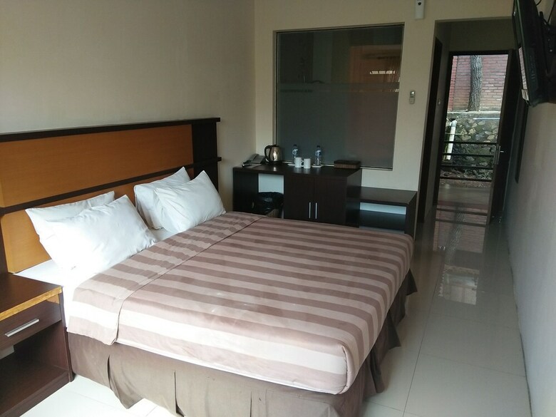 Hotel Bukit Alamanda Resort & Resto