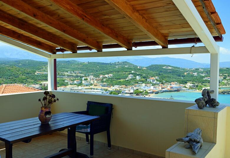 Manos Apartments