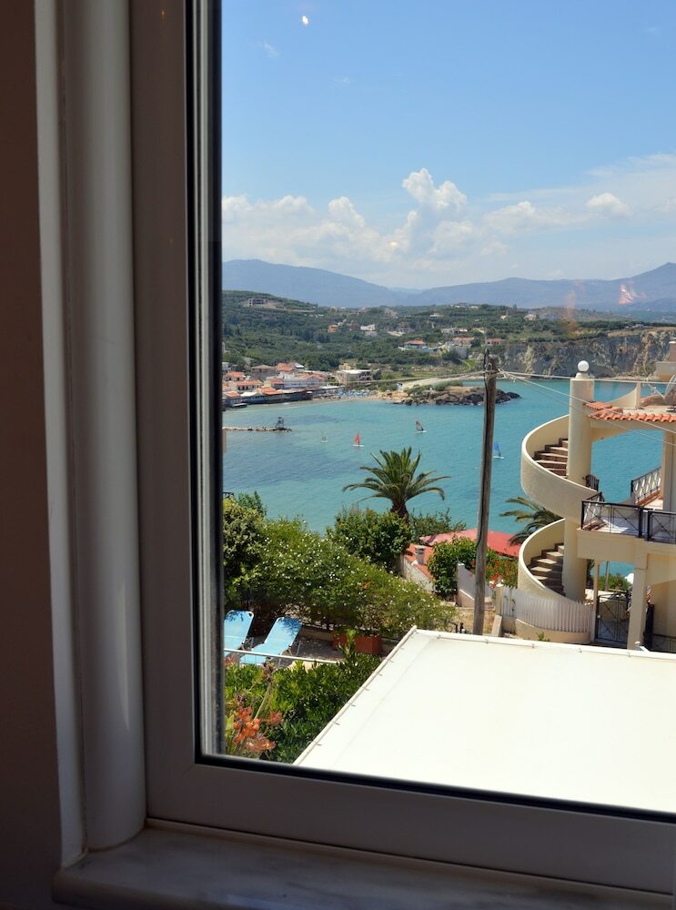 Manos Apartments