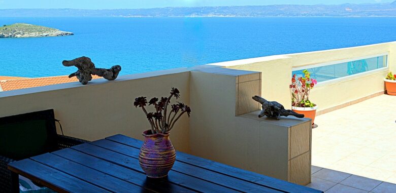 Manos Apartments