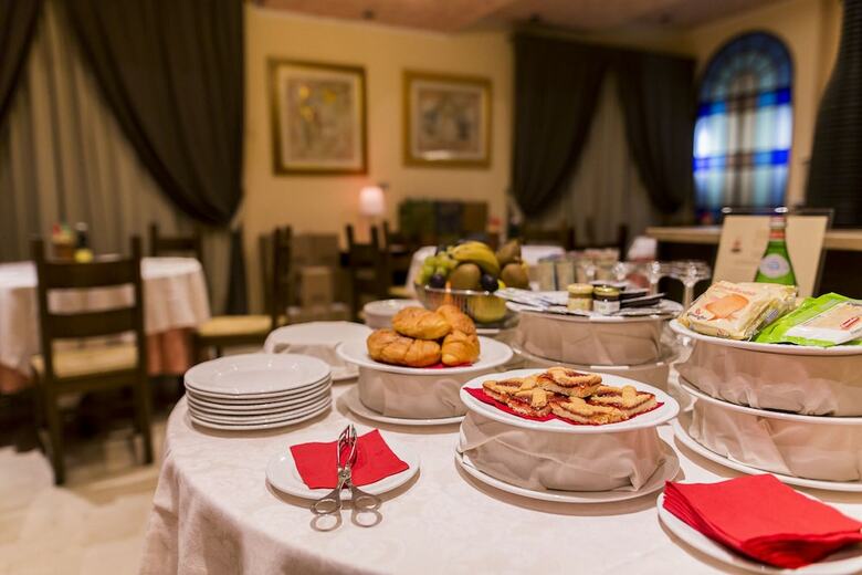 Quari Hotel Restaurant & Pizza