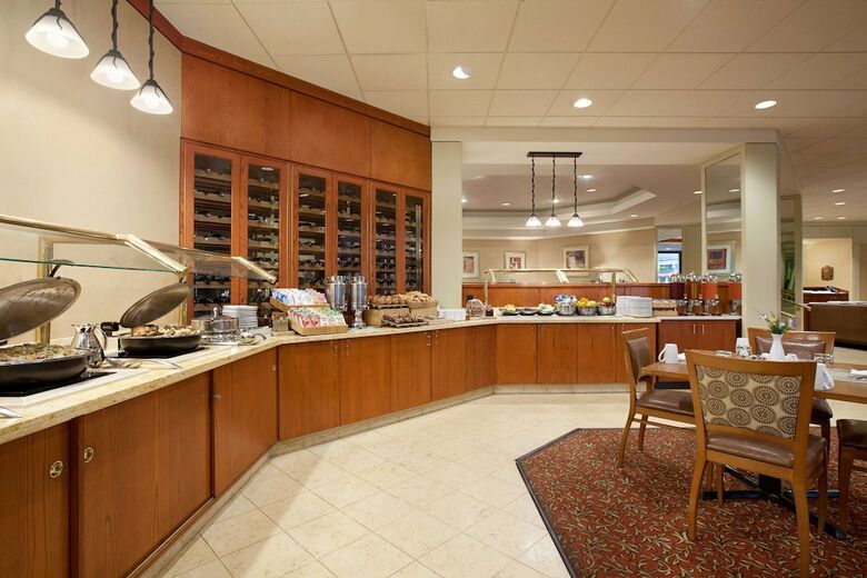 Doubletree By Hilton Hotel Boston - Bedford Glen