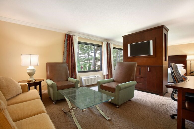 Doubletree By Hilton Hotel Boston - Bedford Glen