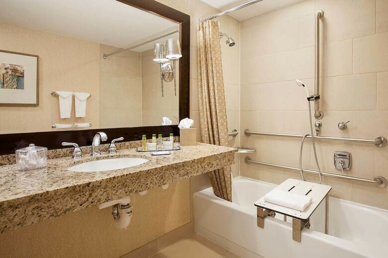 Doubletree By Hilton Hotel Boston - Bedford Glen