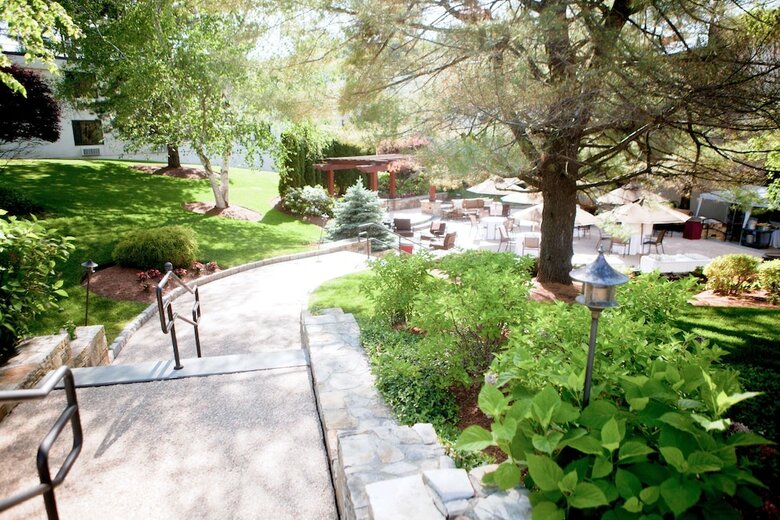 Doubletree By Hilton Hotel Boston - Bedford Glen