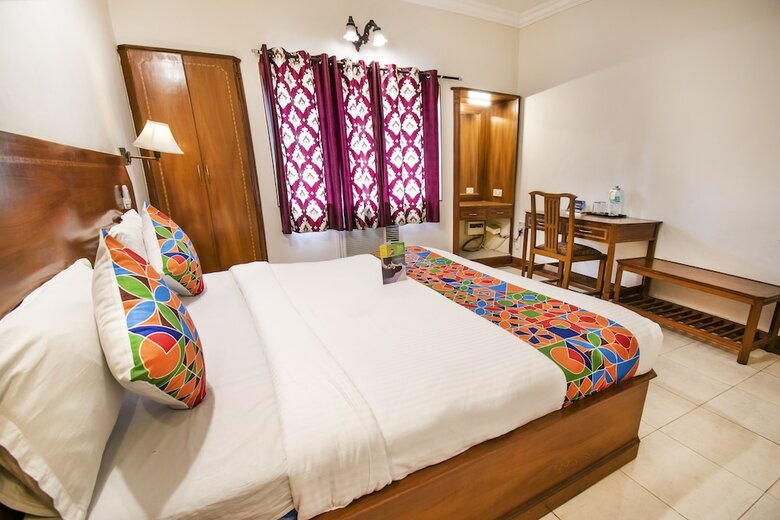 Fabhotel Metro Manor Central Station