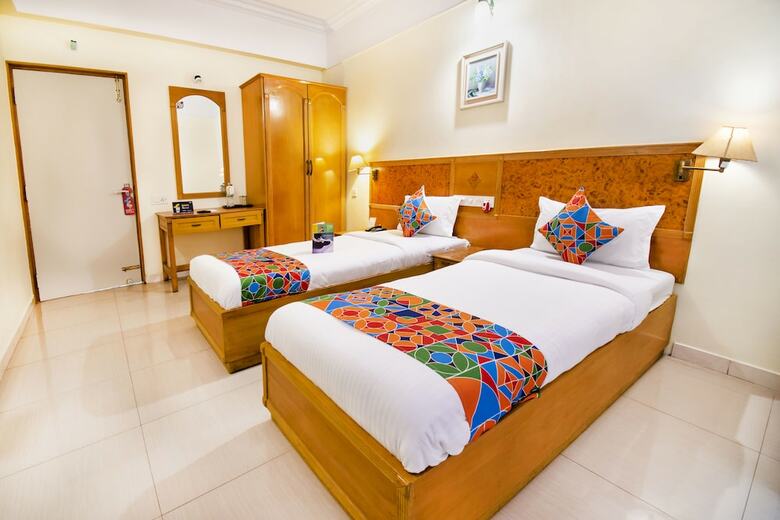 Fabhotel Metro Manor Central Station