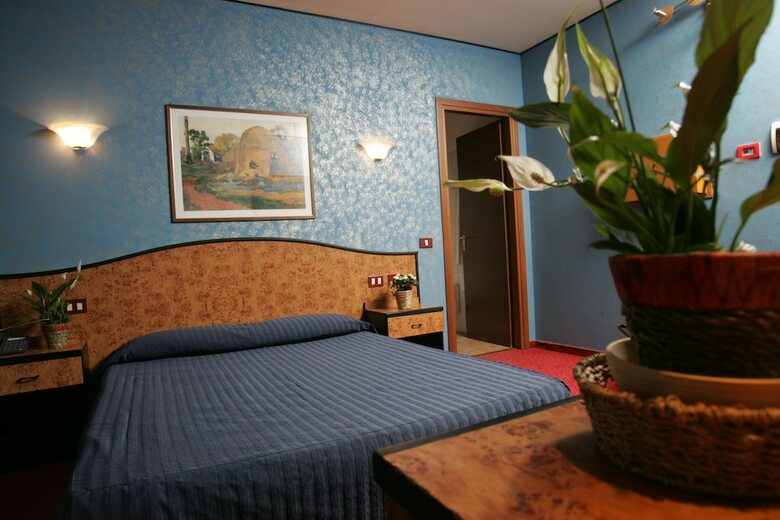 Hotel Motel Ranch