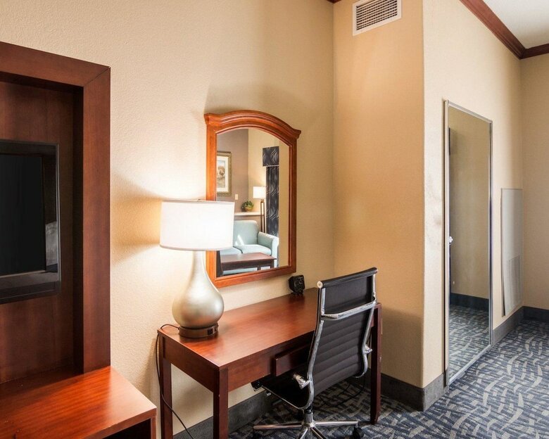 Hotel Comfort Suites Gainesville