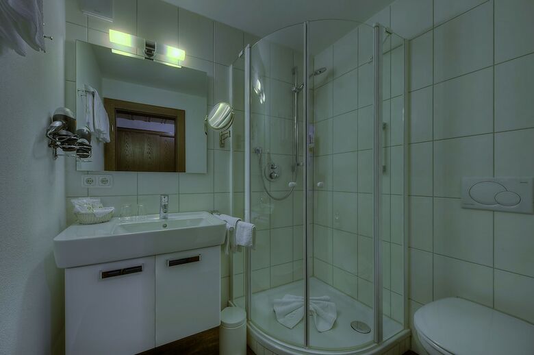Hotel K�nigshof Health & View