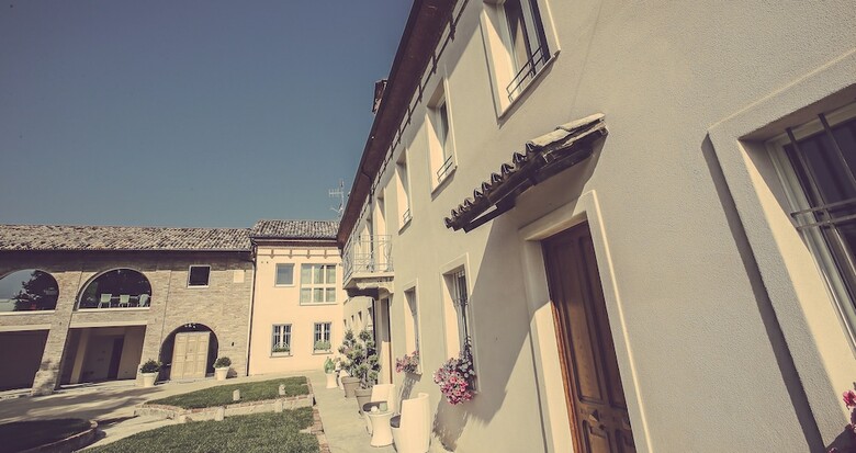 Bed & Breakfast Langhe Country House