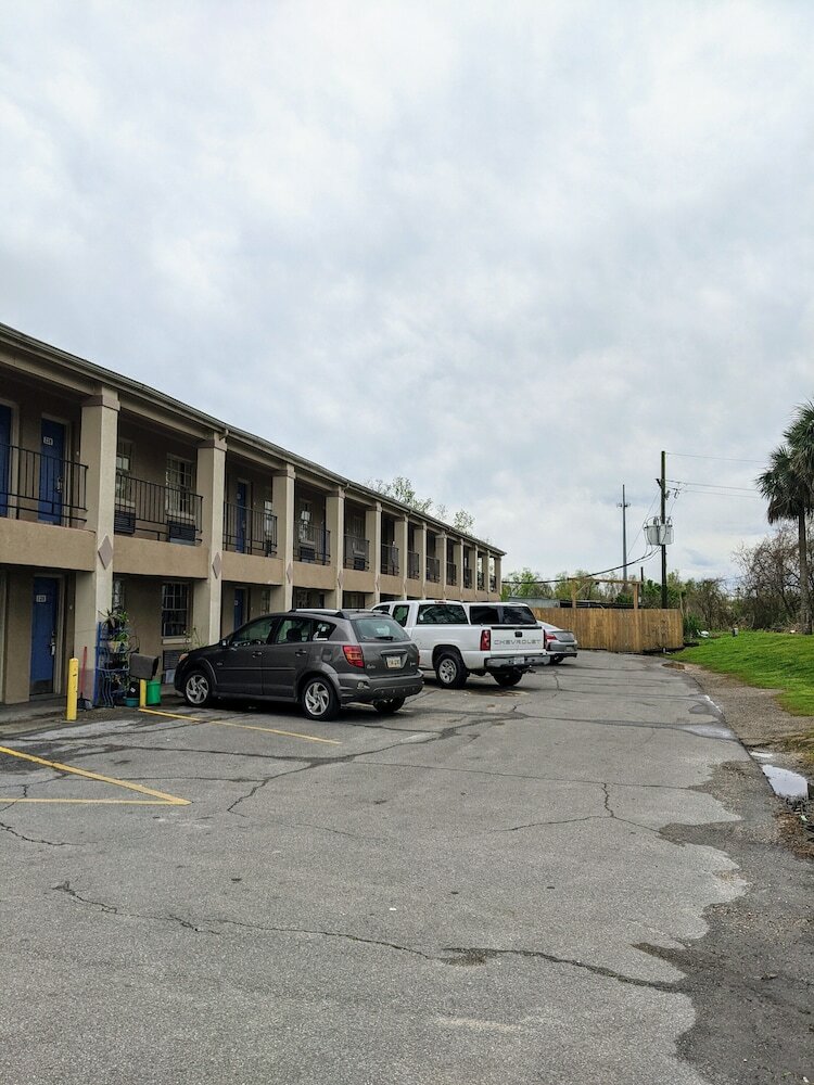 Motel Lake Houma Inn