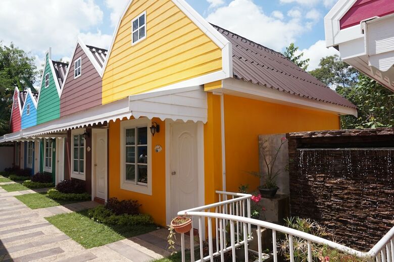 Hotel Color Ville Resort