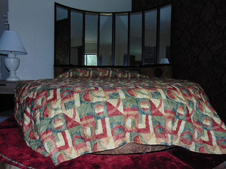 La Mirage Motor Inn