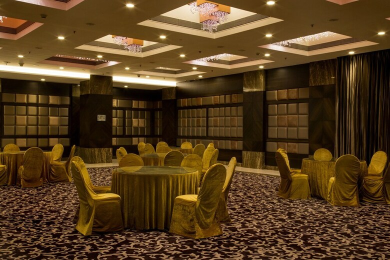 Hotel Eskay Resorts