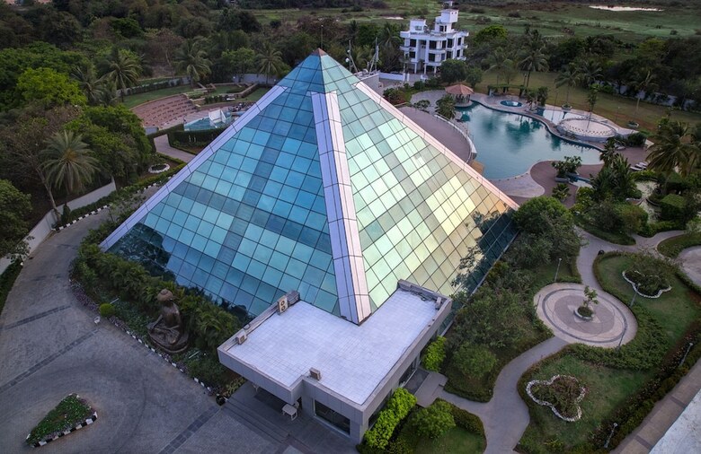 Hotel Eskay Resorts