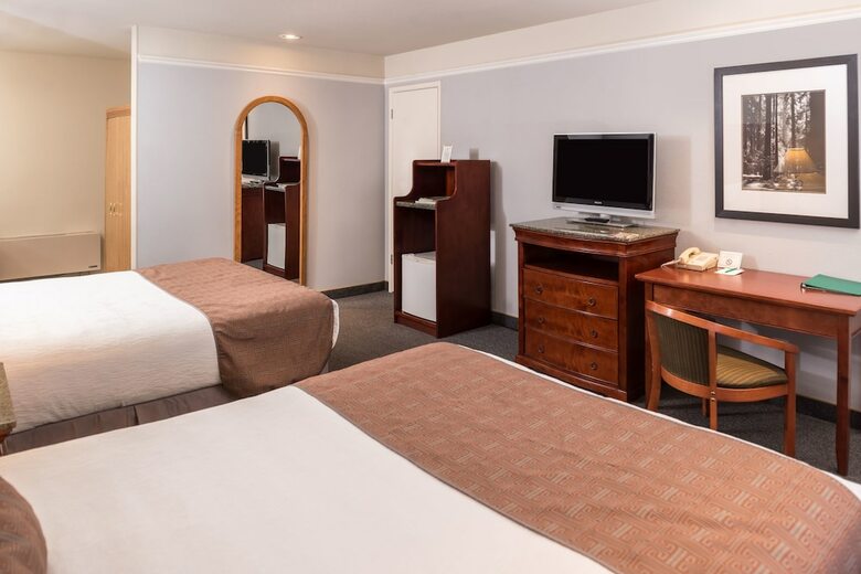 Hotel Laurel Inn Motel