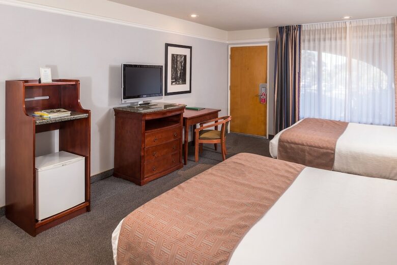 Hotel Laurel Inn Motel