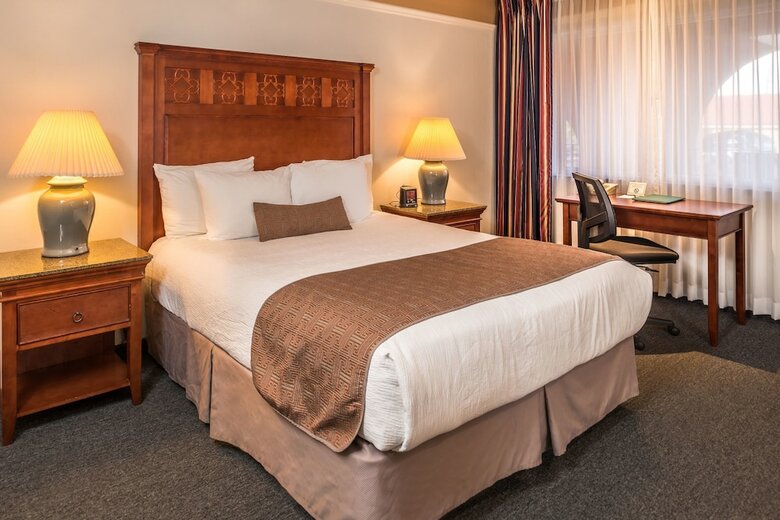 Hotel Laurel Inn Motel
