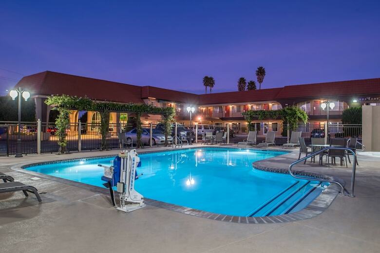 Hotel Laurel Inn Motel