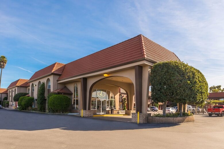 Hotel Laurel Inn Motel