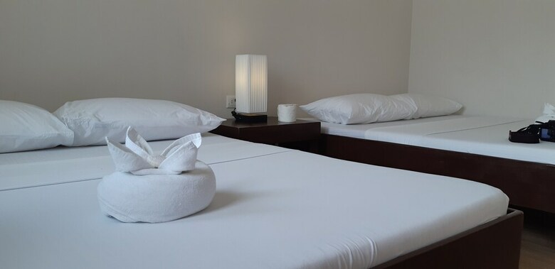 Hotel Bantayan Huts