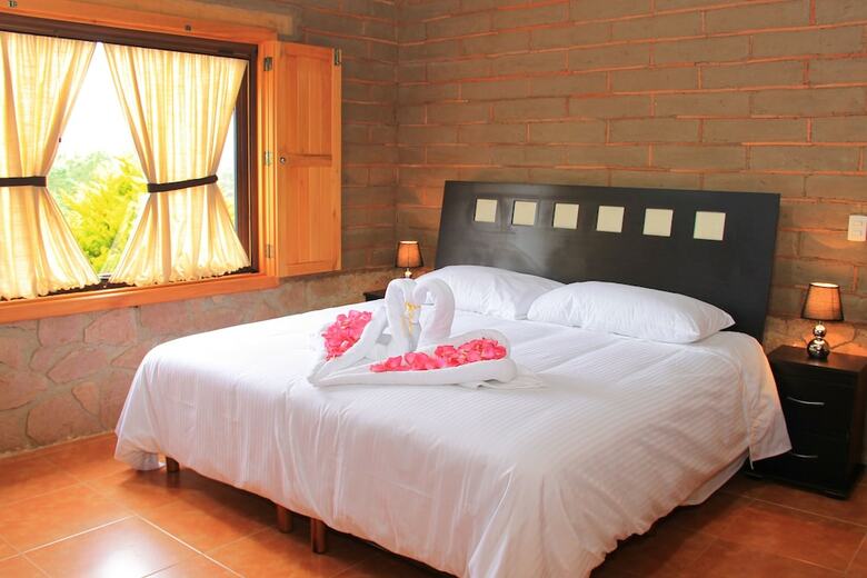 Hotel Y Caba�as Mountain Lodge