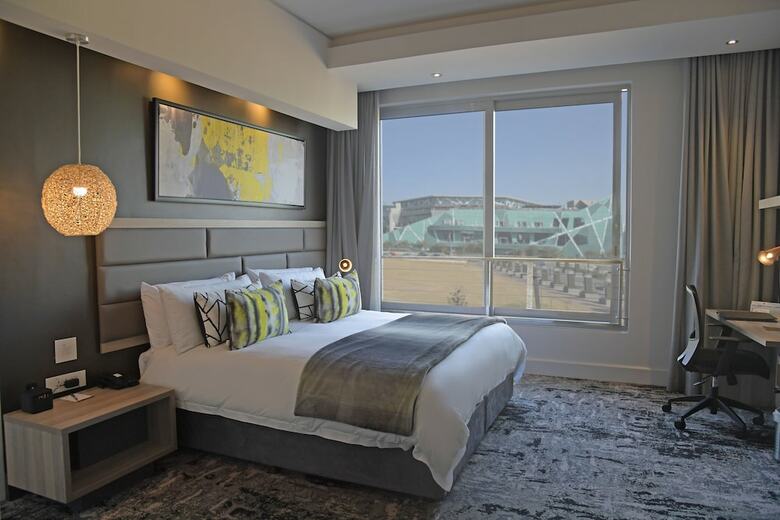 Hotel The Capital Menlyn Maine