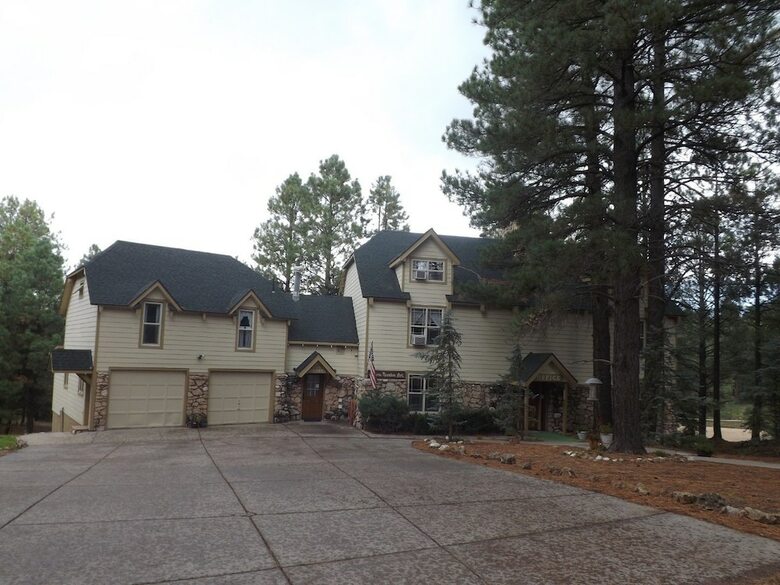 Arizona Mountain Inn And Cabins