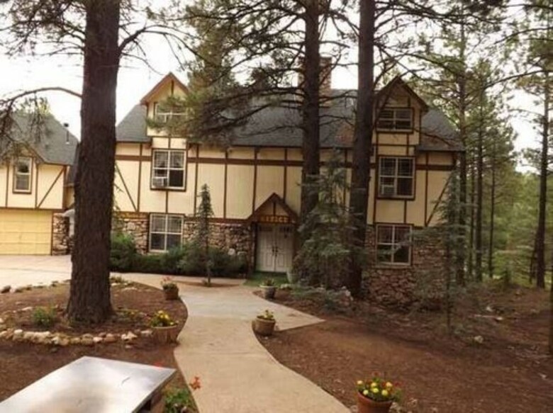 Arizona Mountain Inn And Cabins