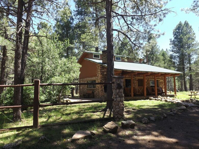 Arizona Mountain Inn And Cabins