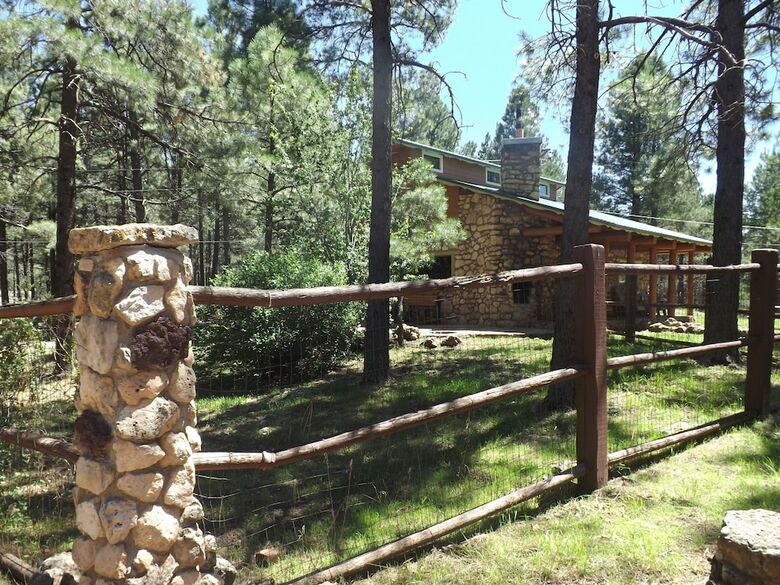 Arizona Mountain Inn And Cabins