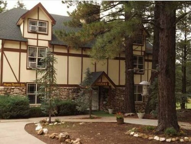 Arizona Mountain Inn And Cabins