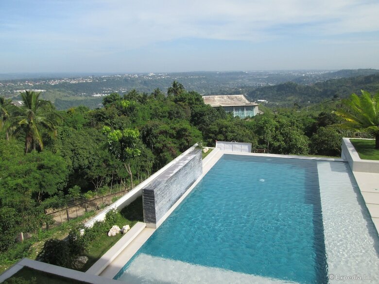 Hotel Ultra Winds Mountain Resort