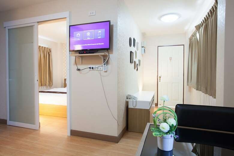 Apartamentos Orawan Suites