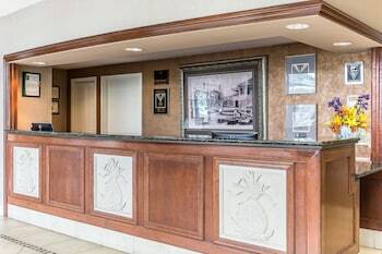 Hotel Quality Inn & Suites