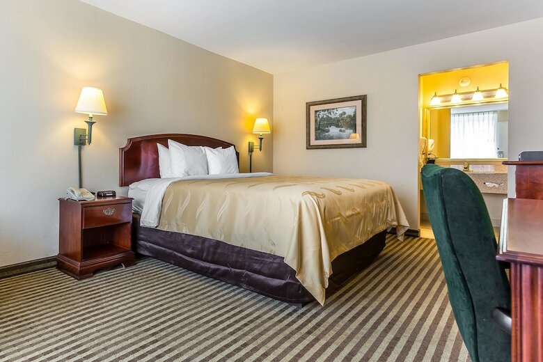 Hotel Quality Inn & Suites