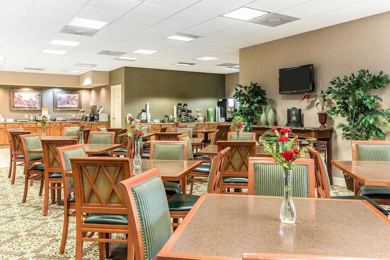 Hotel Quality Inn & Suites