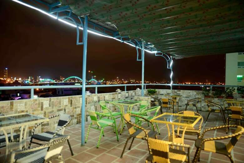 Hotel Triip Red Diamond