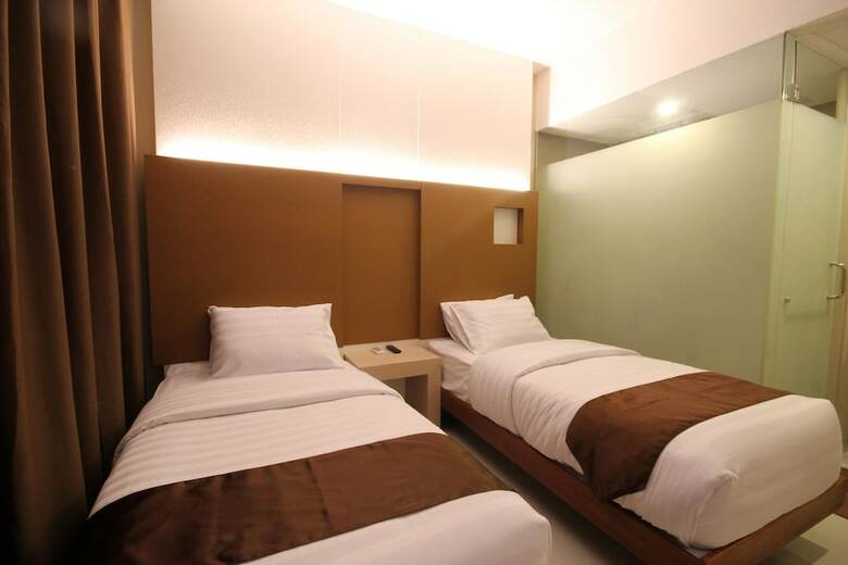 Os Hotel Airport Batam