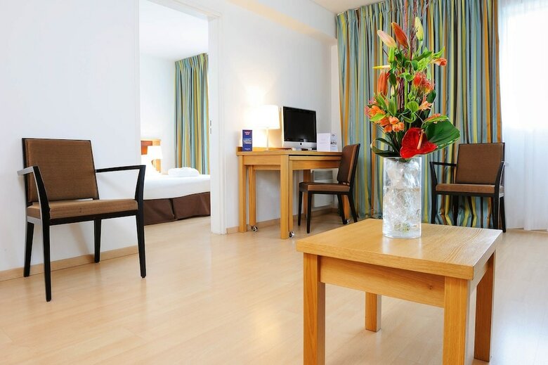 Residhome Appart Hotel Paris-massy