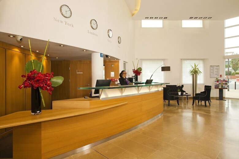 Residhome Appart Hotel Paris-massy