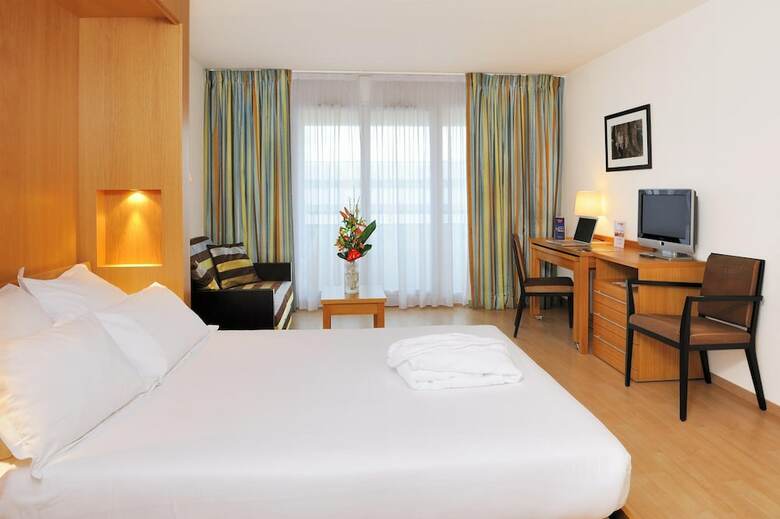 Residhome Appart Hotel Paris-massy