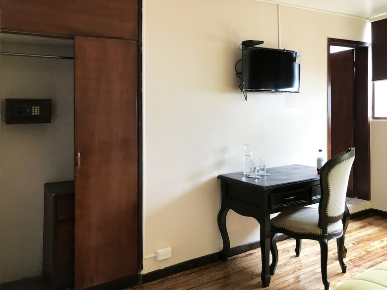 Hotel Muros Quito