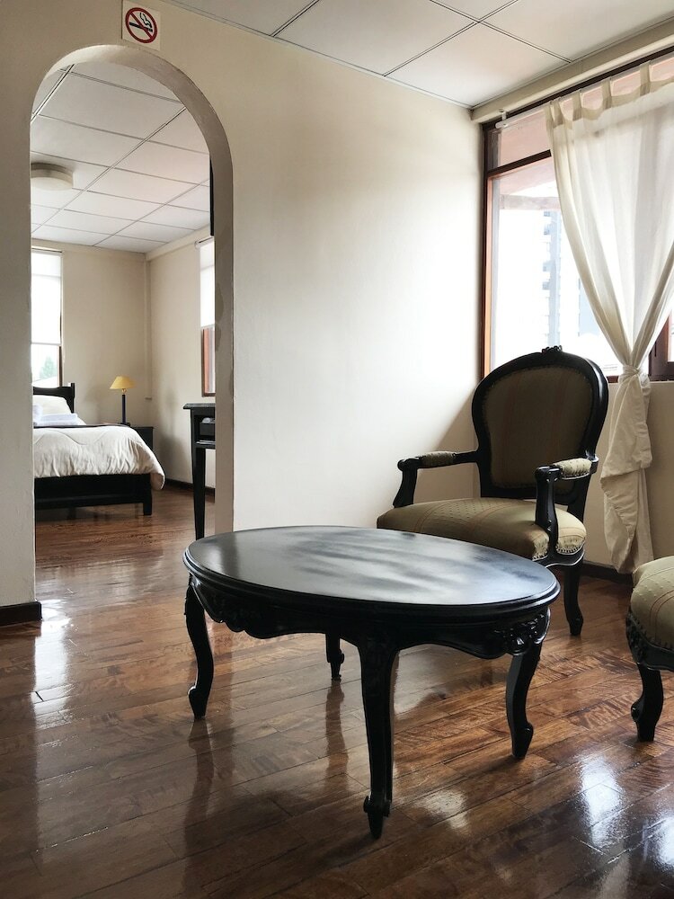 Hotel Muros Quito