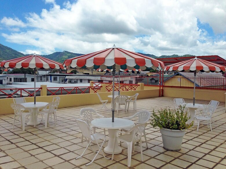 Hotel Sundeck Suites