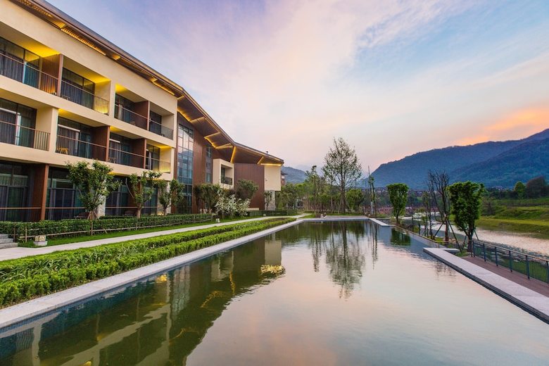 Hotel Holiday Inn Express Emei Mountain