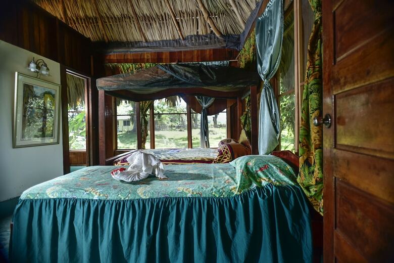Posada Banana Bank Lodge