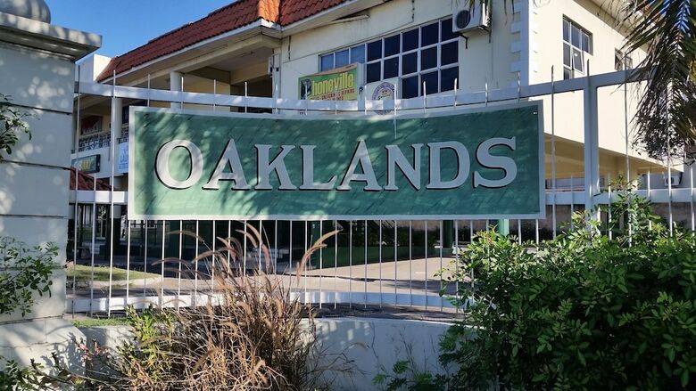 Apartamentos Oasis At Oaklands