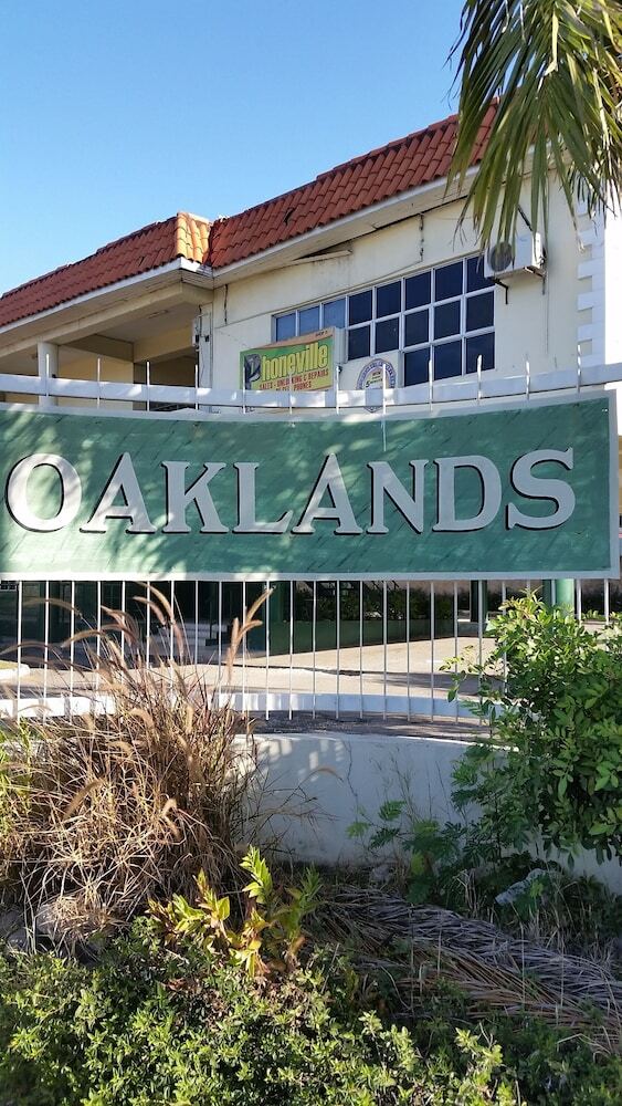 Apartamentos Oasis At Oaklands